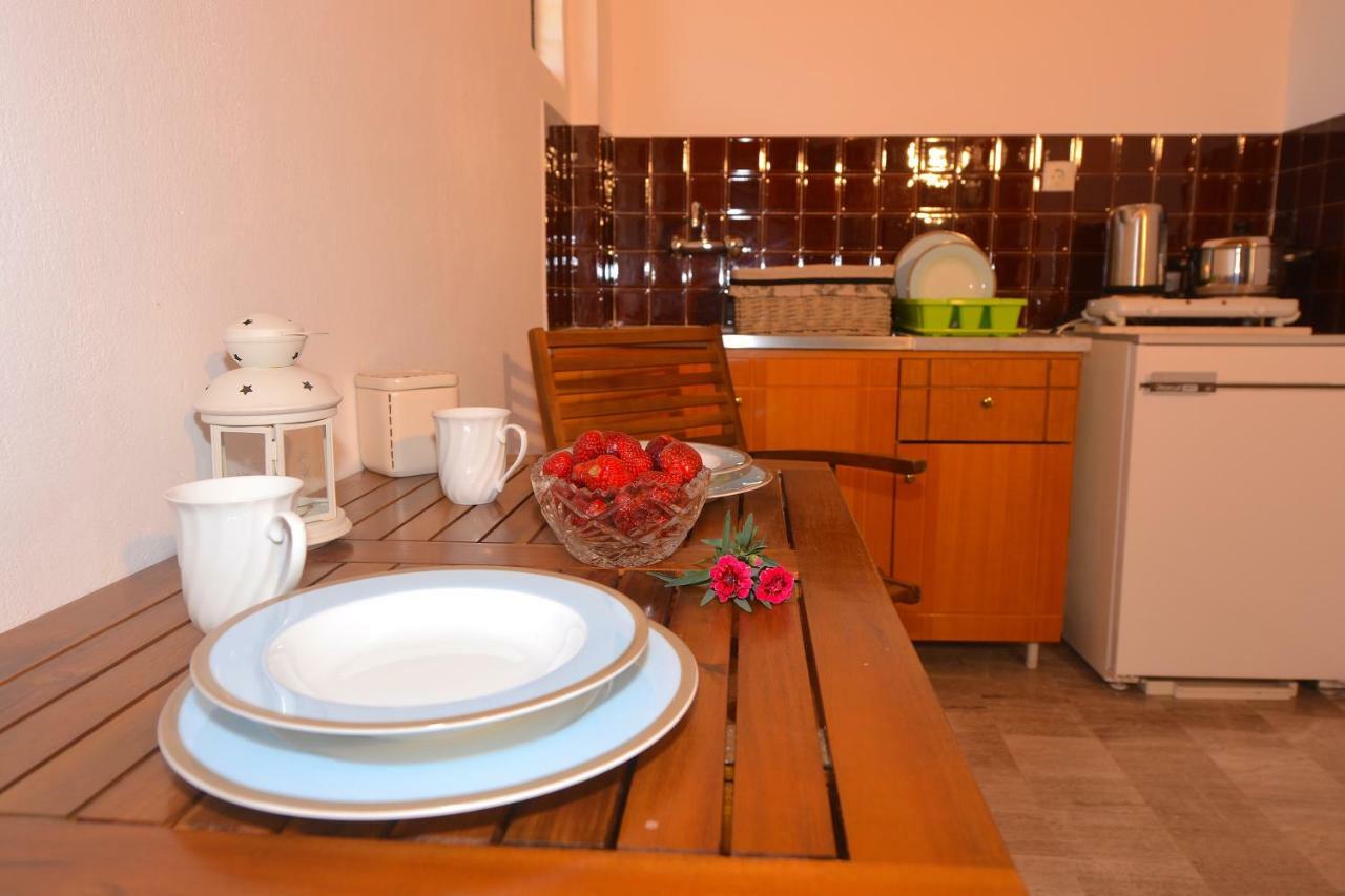 Alexandra Apartments Melikia Екстер'єр фото