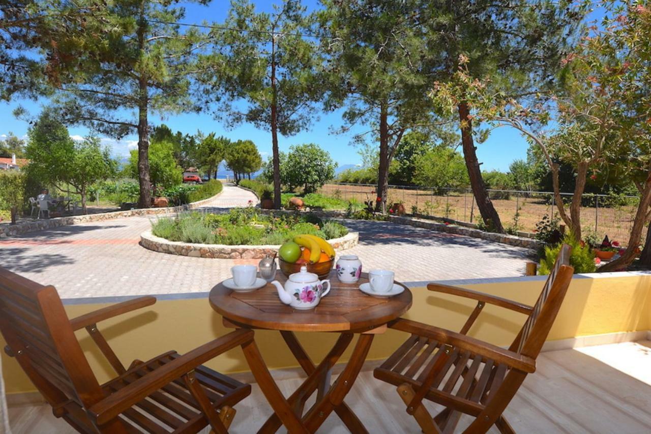 Alexandra Apartments Melikia Екстер'єр фото